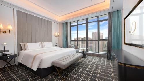 Deluxe King Suite