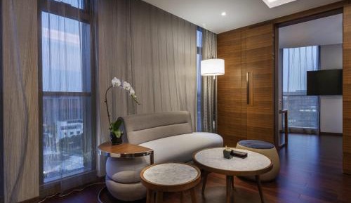 Junior King Suite