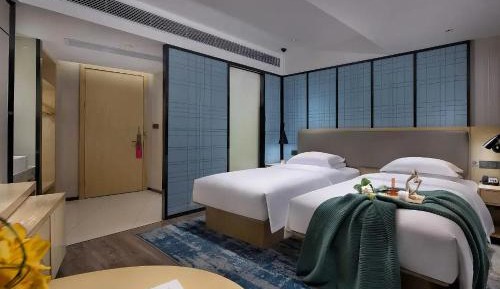 Twin Room with City View