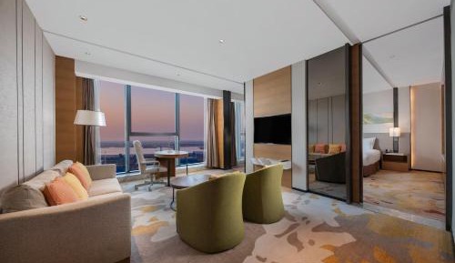 One-Bedroom King Suite with Harbor View
