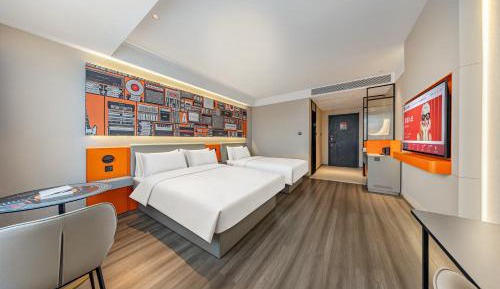 Deluxe Family Room