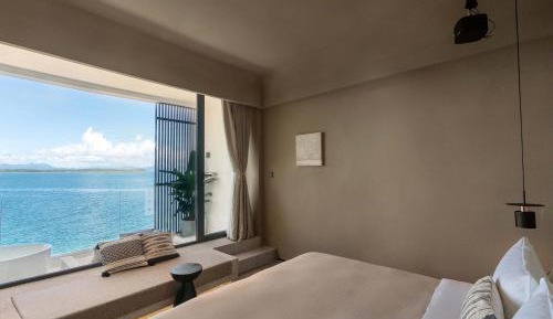 Deluxe Suite with Sea View