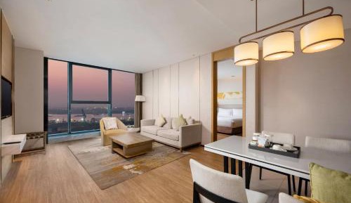 One-Bedroom King Suite