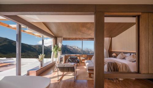 Suite with Mountain View