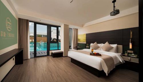 Double Room with Pool View