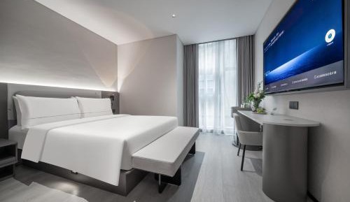 Standard Queen Room