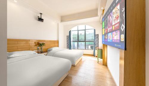 Superior Twin Room with City View