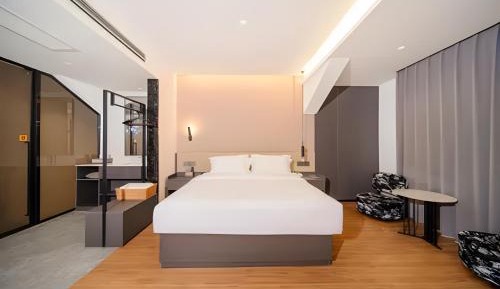 King Room with Mountain View