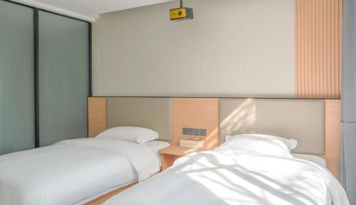 Double or Twin Room with Private Bathroom
