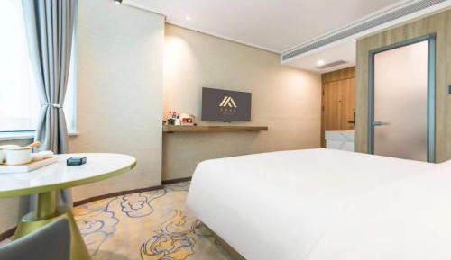 Deluxe Queen Room