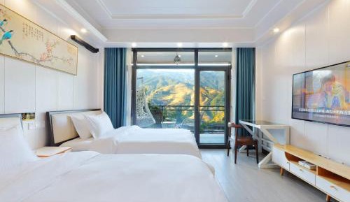 Twin Room with View