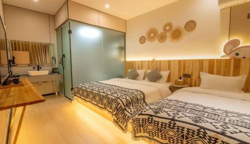 Triple Room with Pool View