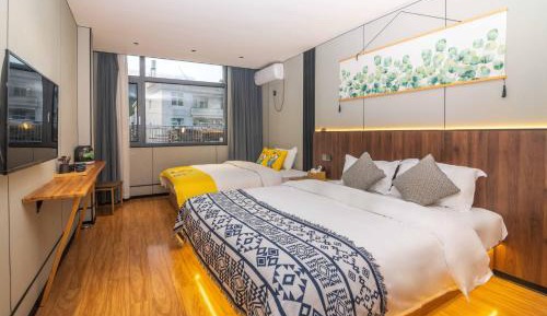 Standard Queen Room with Two Queen Beds