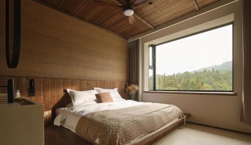 King Room with Mountain View