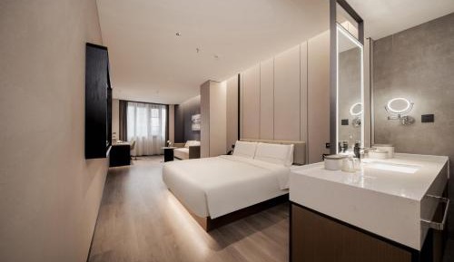 Premium Queen Room