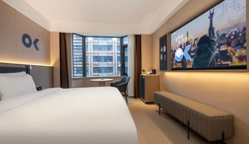 Standard Queen Room