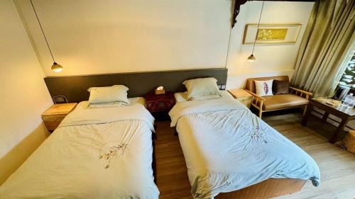 Twin Room with Private Bathroom