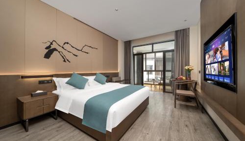 Queen Room with Spa Bath