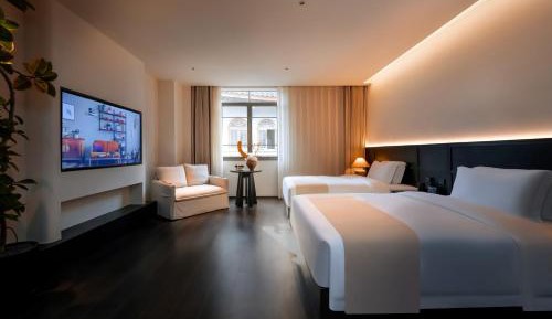 Twin Room with City View