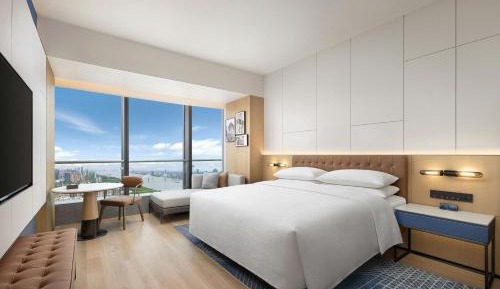 Comfort King Room with City View