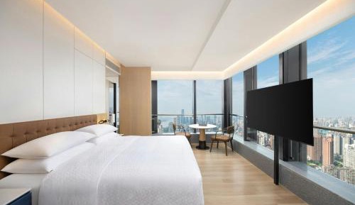 Premium King Room with City View