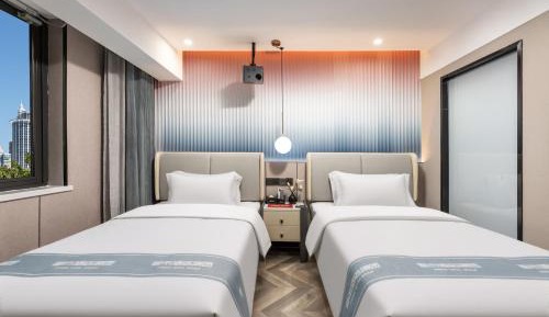 Twin Room with View