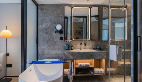 One-Bedroom Suite