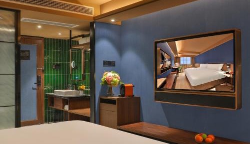 Deluxe King Room
