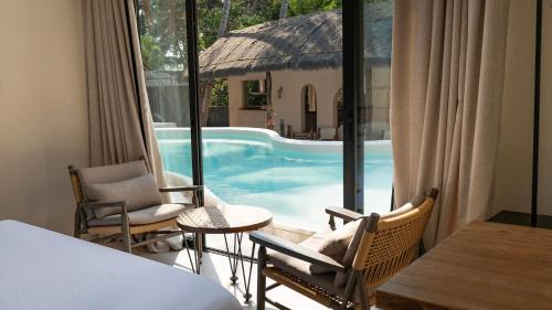 Double Room with Pool View