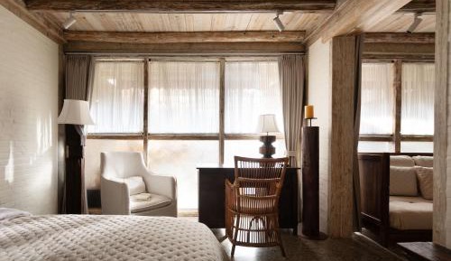 Deluxe King Suite