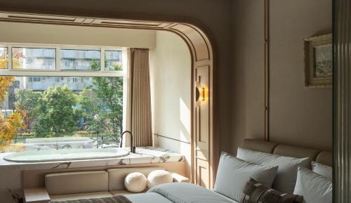 Deluxe Double Room with Bath