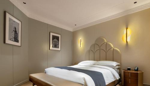 Queen Room with Garden View