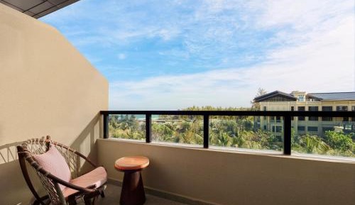 Queen Room with Garden View