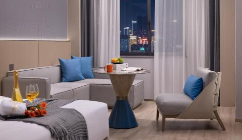Deluxe Room (2 Adults + 1 Child)