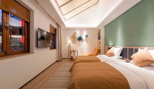 Standard Twin Room