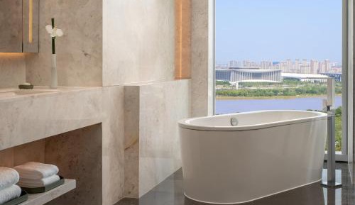 Deluxe King Room with River View