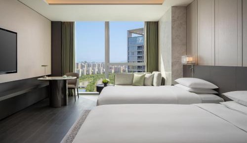 Twin Room with River View - Club Access
