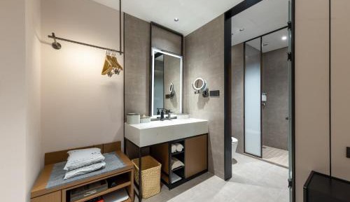 Jimu Family Suite with River View