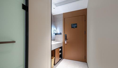 Jimu Suite with River View