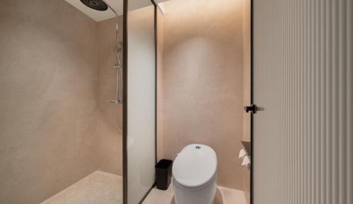 Deluxe Room (2 Adults + 1 Child)