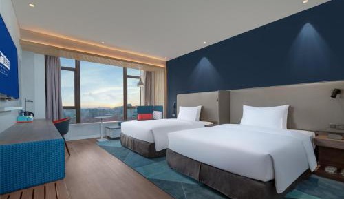 Queen Room with Two Queen Beds - High Floor/Non-Smoking