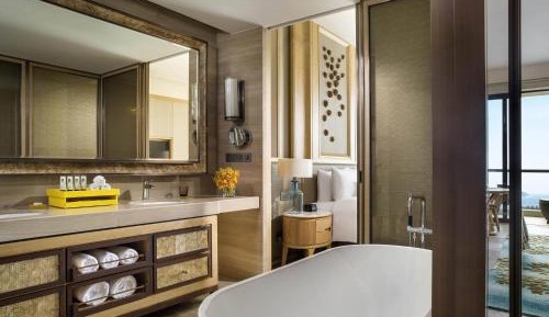Luxury King Room with Ocean View 