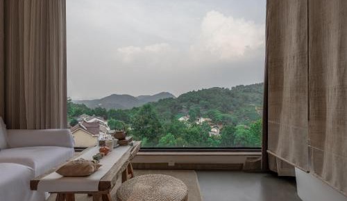 Double Room with Mountain View