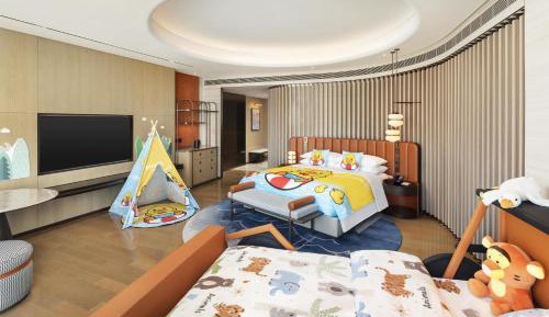 Premium Family Room with Lake View