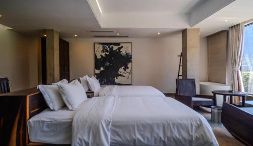 Twin Room with Bath