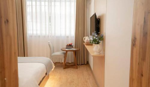 Standard Queen Room