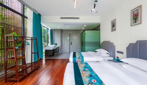 Twin Room with Bathroom