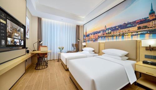 Deluxe Double Room (2 Adults + 1 Child)
