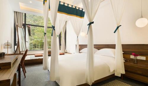Double Room with Mountain View