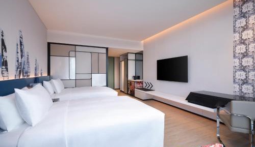 Savvy Double Room with Two Double Beds and City View